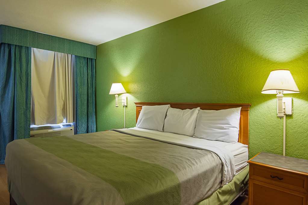Baymont By Wyndham Tulsa Broken Arrow Motel Стая снимка