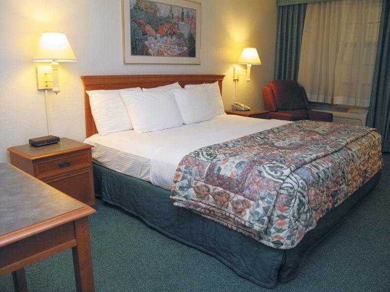Baymont By Wyndham Tulsa Broken Arrow Motel Стая снимка
