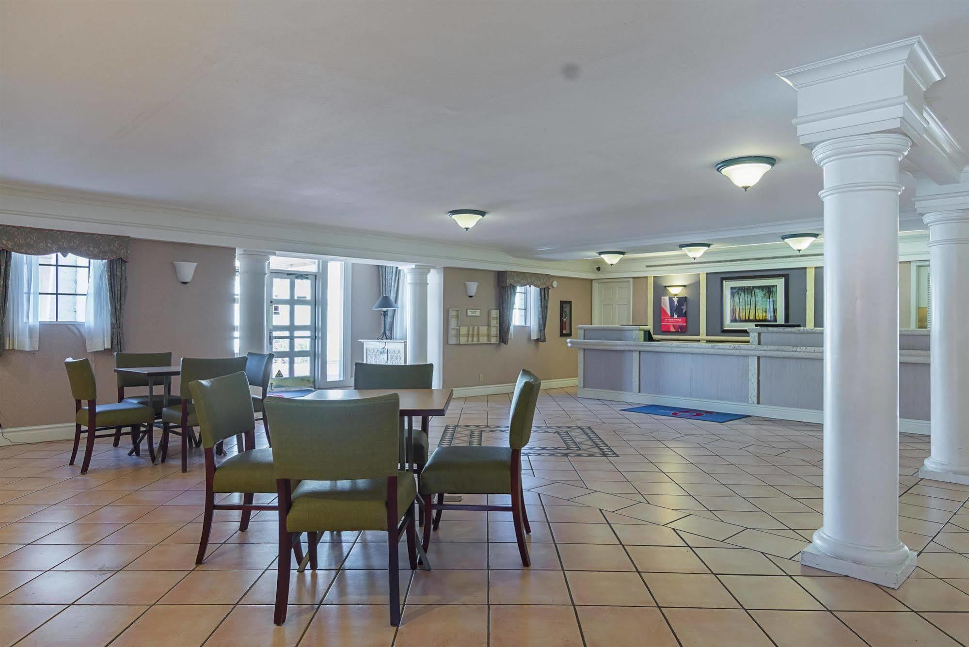 Baymont By Wyndham Tulsa Broken Arrow Motel Екстериор снимка
