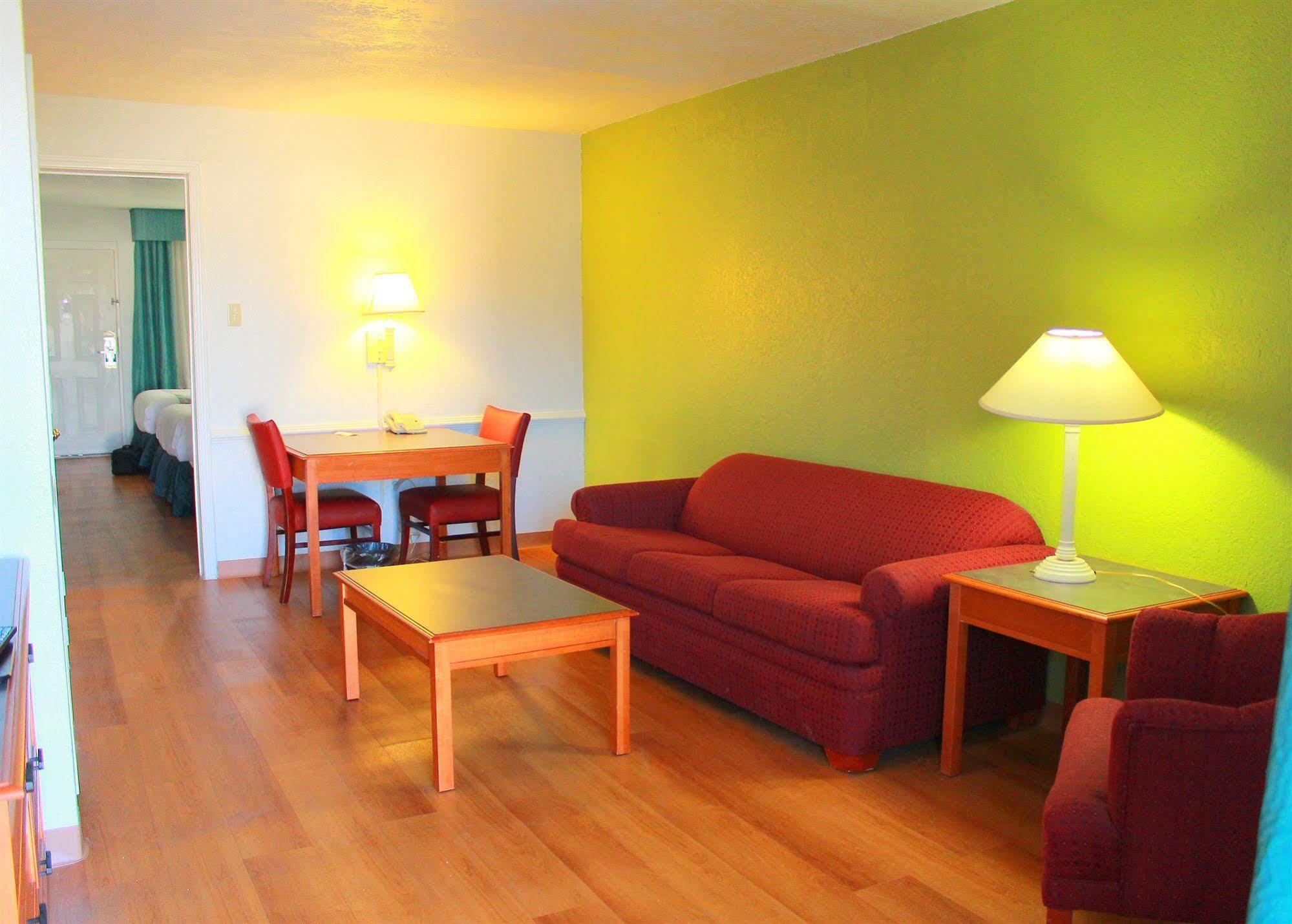 Baymont By Wyndham Tulsa Broken Arrow Motel Екстериор снимка