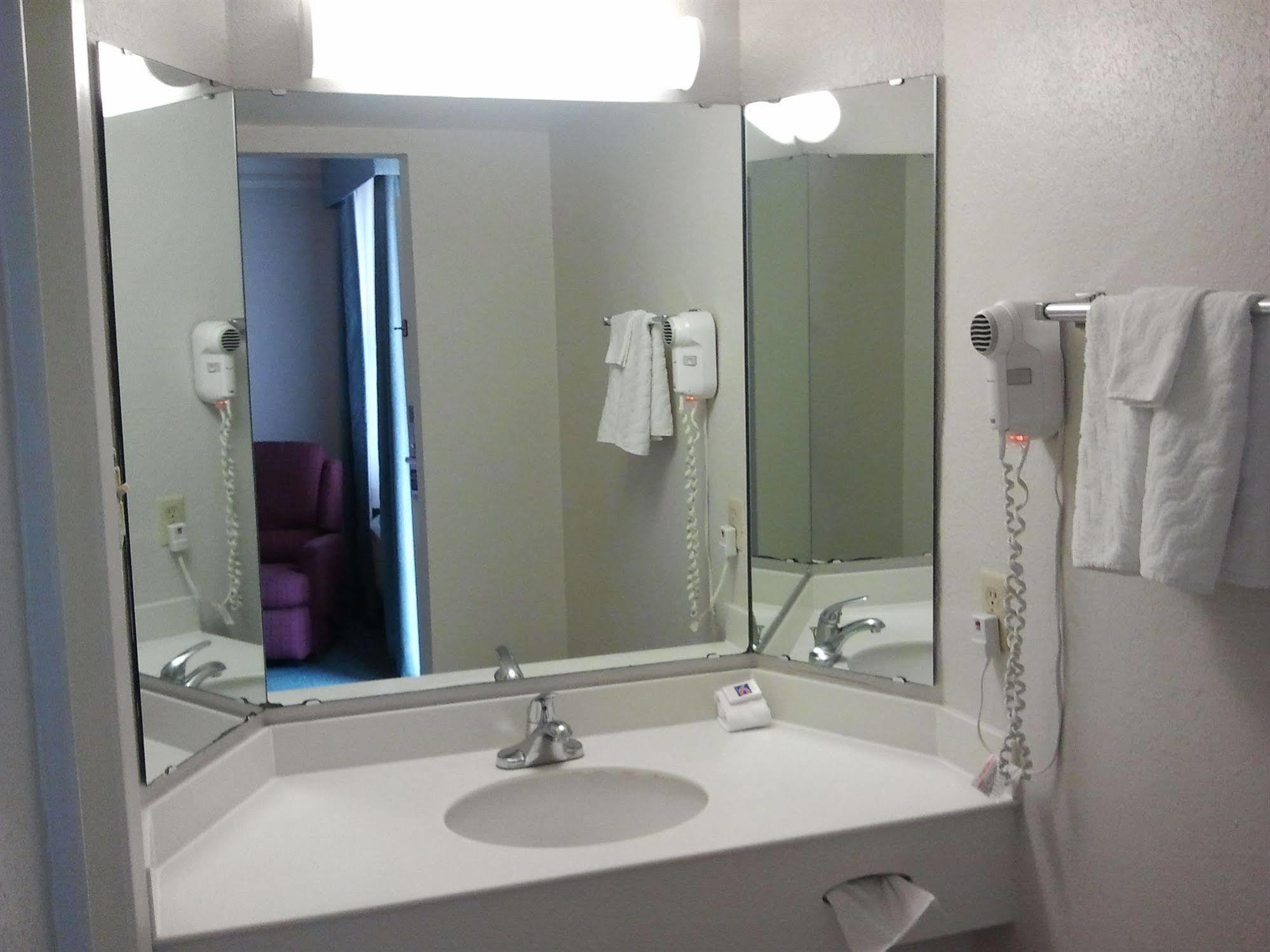 Baymont By Wyndham Tulsa Broken Arrow Motel Екстериор снимка
