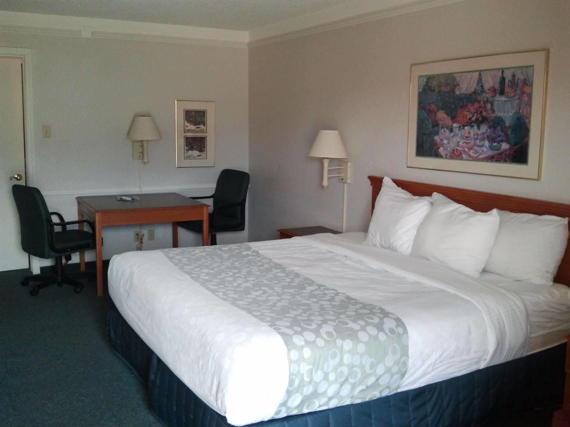 Baymont By Wyndham Tulsa Broken Arrow Motel Екстериор снимка