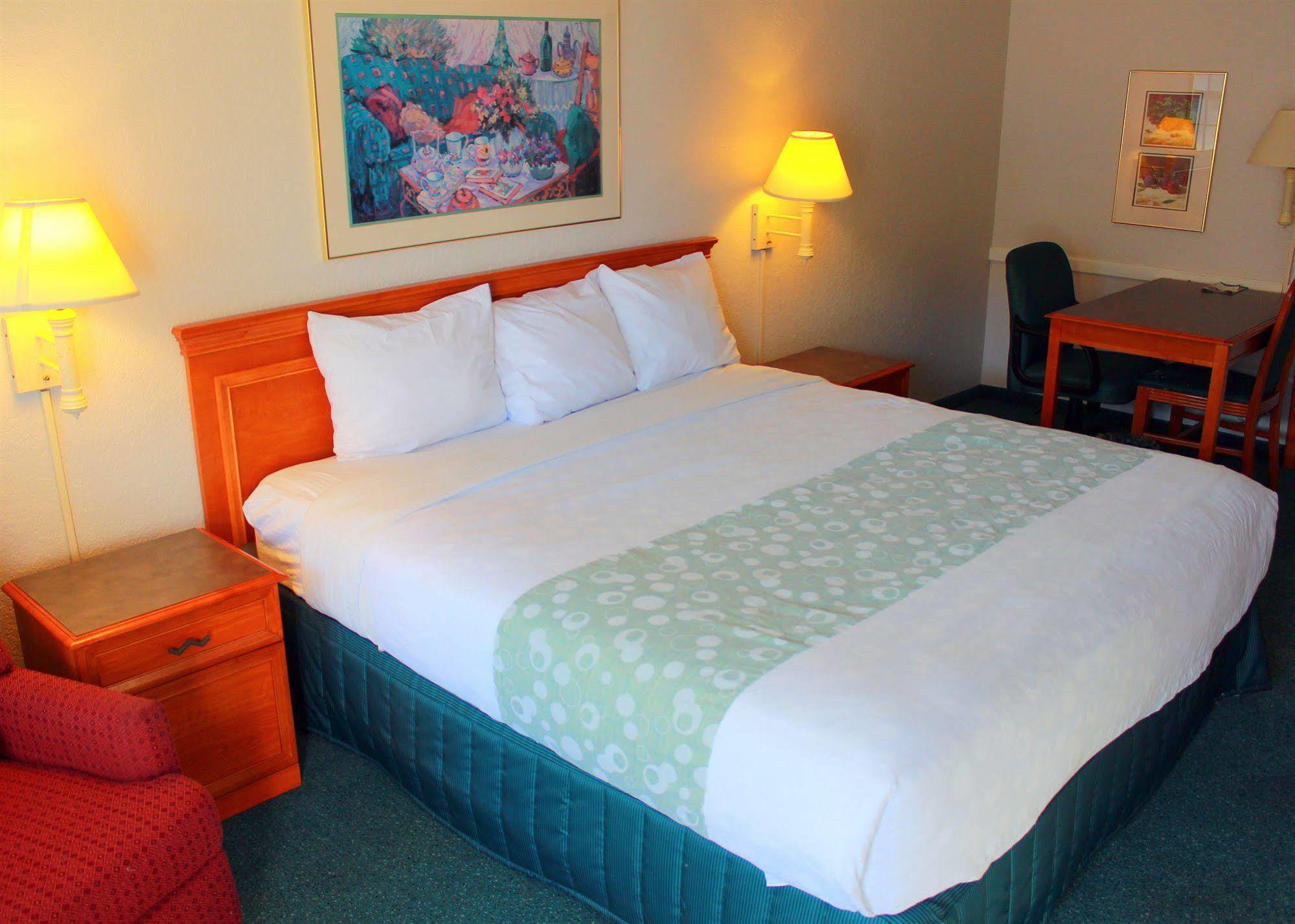Baymont By Wyndham Tulsa Broken Arrow Motel Екстериор снимка